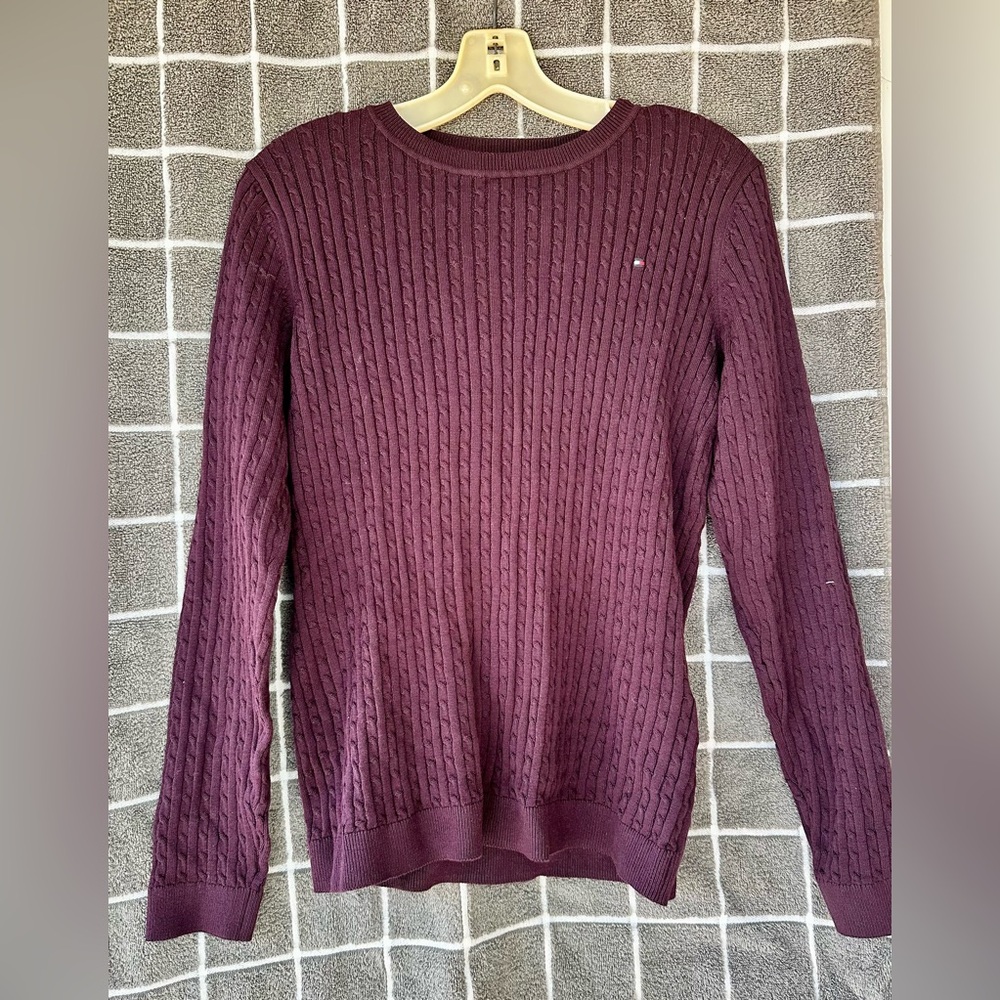 Burgundy Tommy Hilfiger cable knit crewneck sweater.